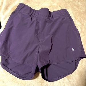 Athletic purple shorts M